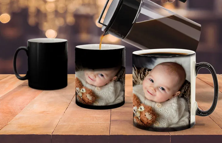 Gepersonaliseerde magische mokken: onthul je foto met warmte! Drie mokken, één toont een schattige baby.