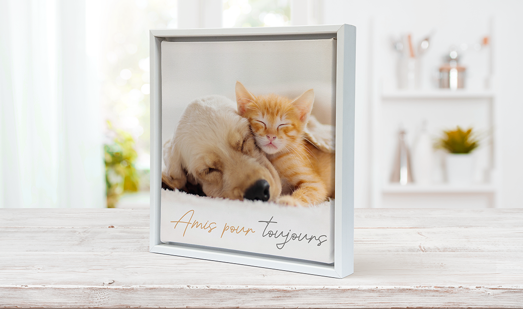 Canvas print van een stel dat van hun vakantie geniet